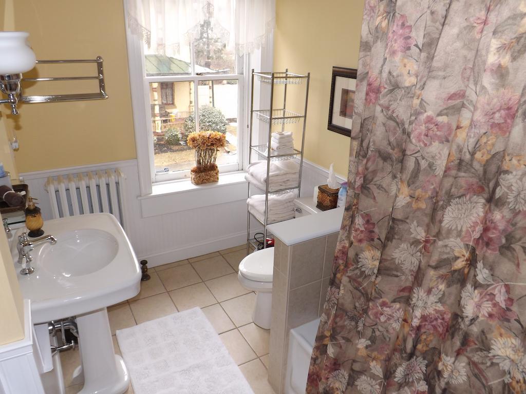 The Patriot House Bed & Breakfast Annville Room photo